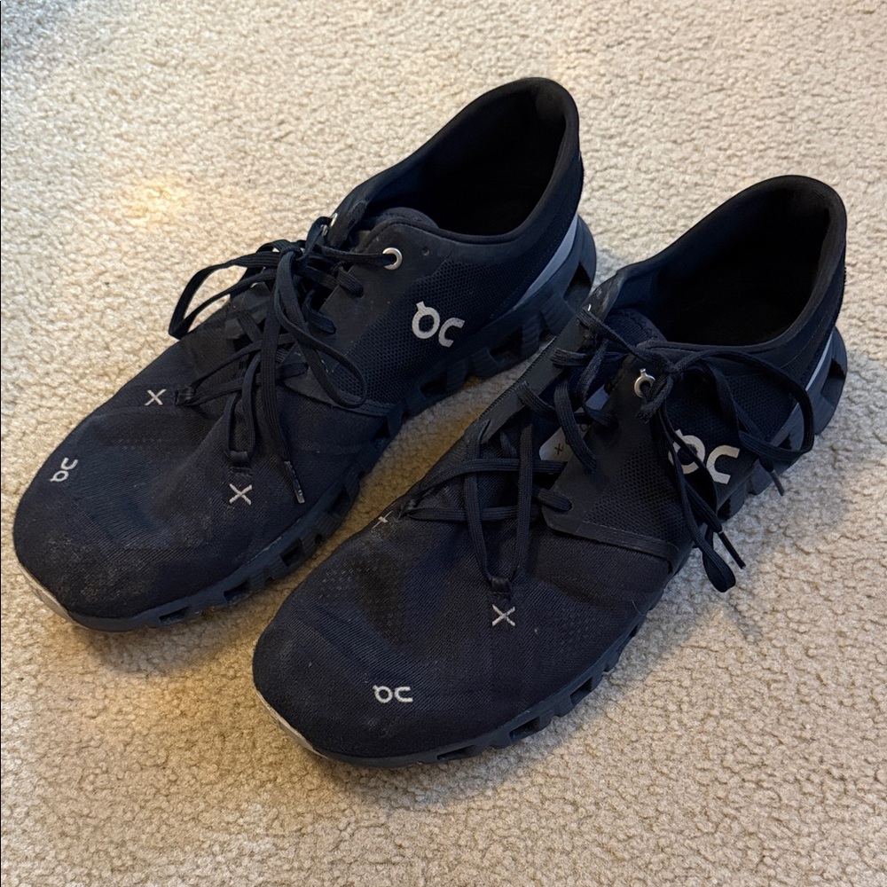 On Cloud Men's Black Athletic Running Shoes